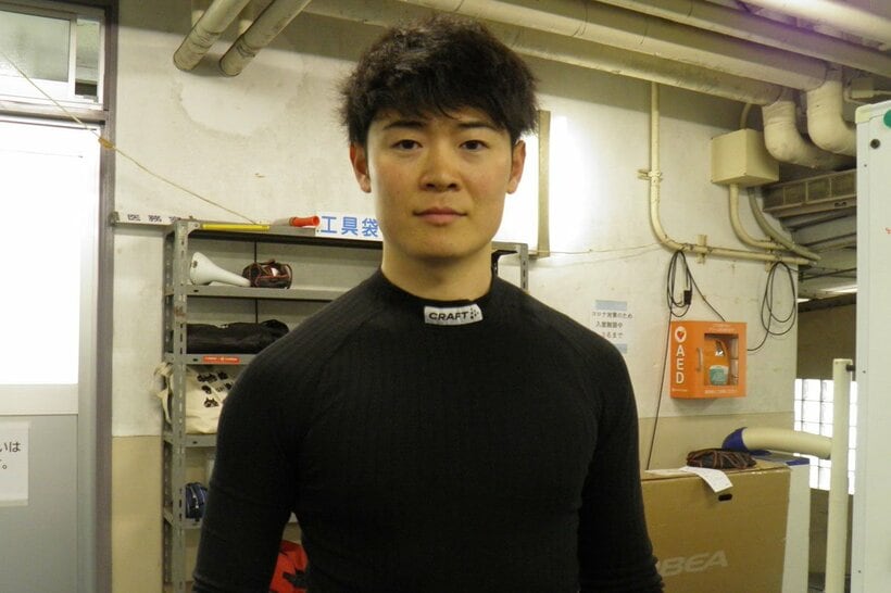 決意の競りで初日特選に臨む佐々木真也