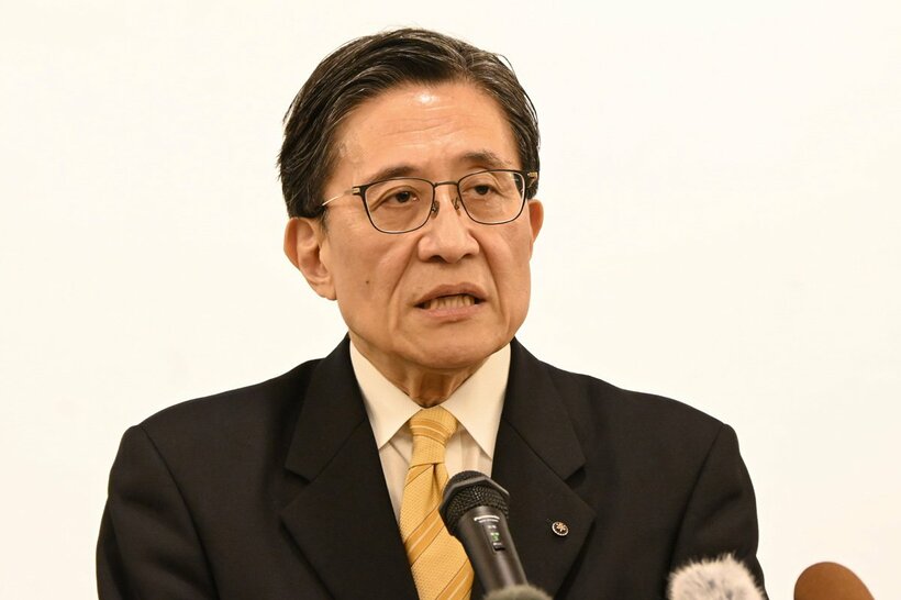 新市長就任記者会見に出席した松井市長