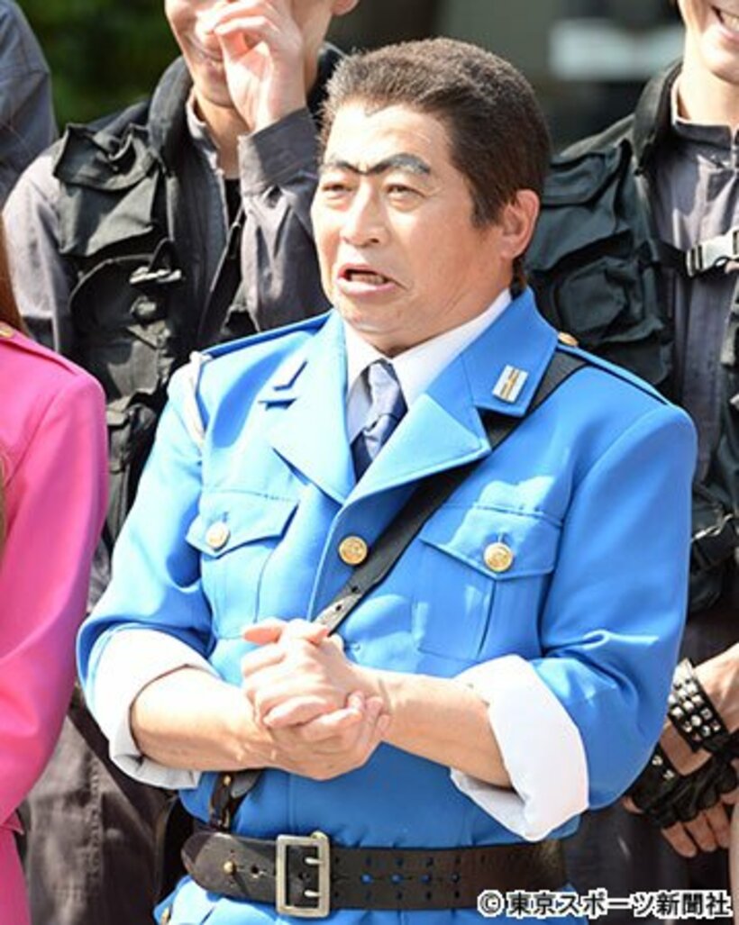 タレントのラサール石井