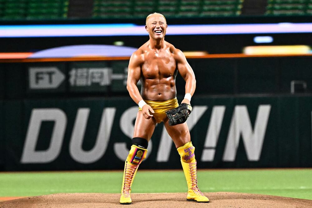 始球式で仁王立ちした本間朋晃