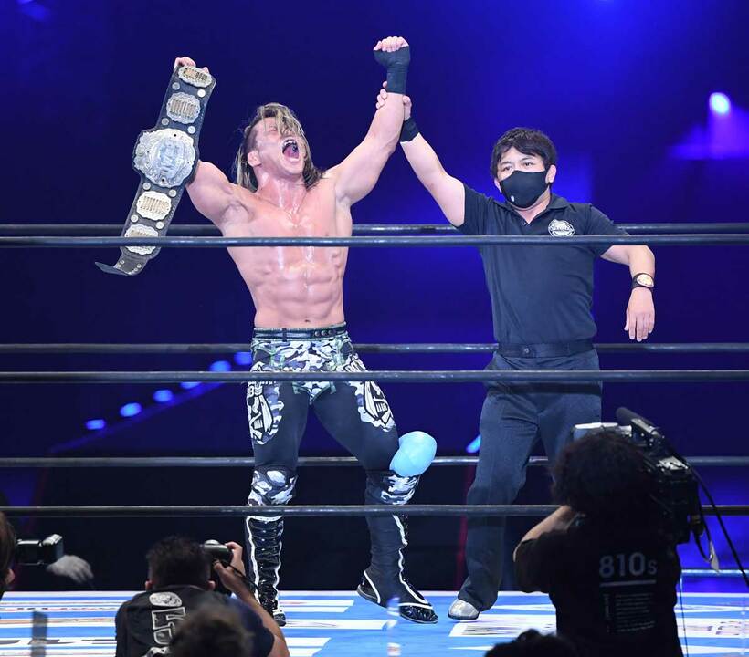  デスペラードを撃破し第９２代ＩＷＧＰジュニアヘビー級王者に輝いた石森（東スポＷｅｂ）