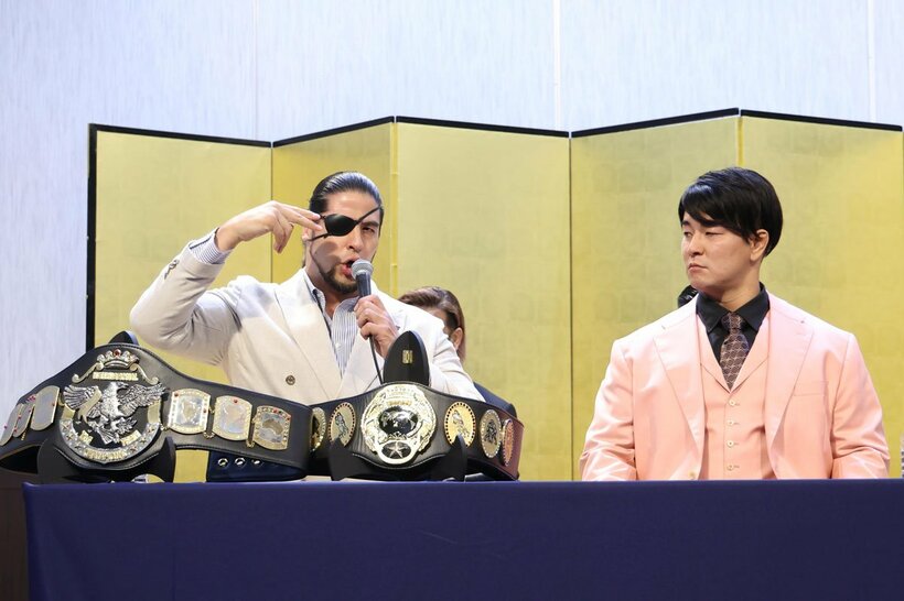 斉藤ジュン（左）と青柳優馬