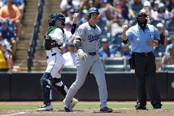３回、第２打席で空振り三振に倒れた大谷翔平（ロイター）