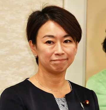  再び政界に舞い戻るつもりか