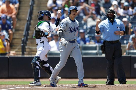３回、第２打席で空振り三振に倒れた大谷翔平（ロイター）