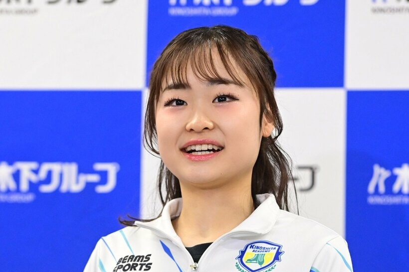 始球式を行う島田麻央