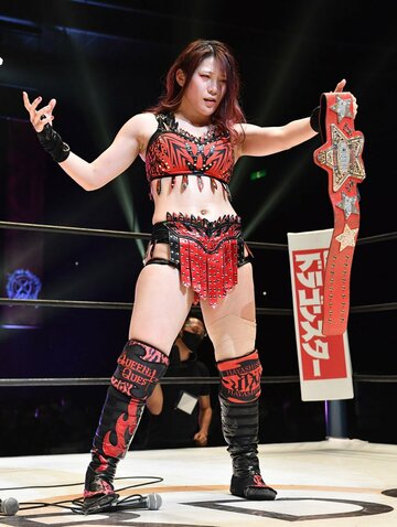  ワールド王座Ｖ８に成功した林下詩美（東スポWeb）