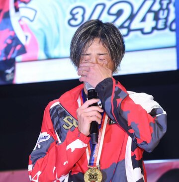 西山貴浩をイラつかせた峰竜太の感涙シーン