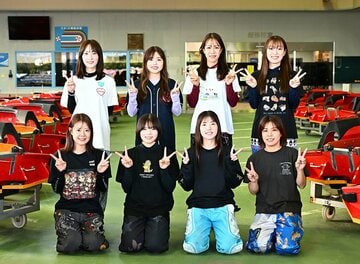 前列左から米丸乃絵､井上遥妃､清水愛海､山田理央。後列左から高憧四季､平川香織､山本梨菜､小芦るり華