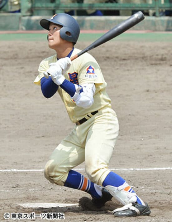 4回、先制2ランを放つ星稜・川岸