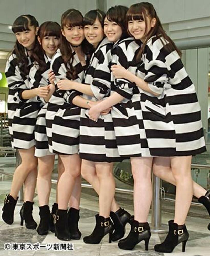 新曲を披露したフェアリーズ。左から下村実生、井上理香子、藤田みりあ、伊藤萌々香、野元空、林田真尋