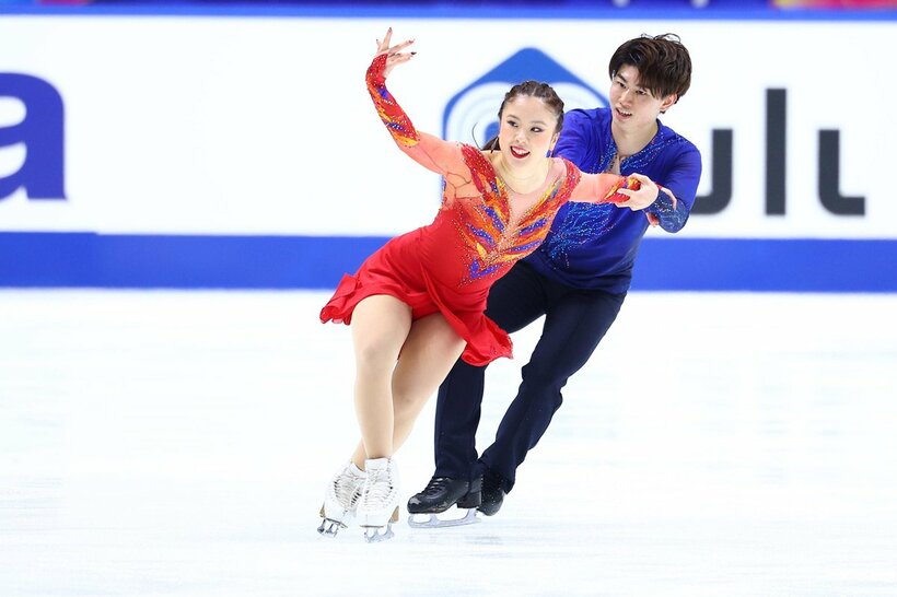 吉田唄菜（左）と森田真沙也