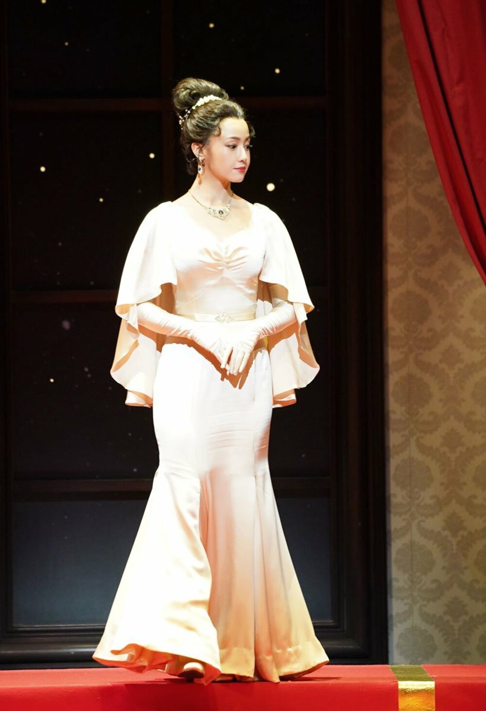 絵になる沢尻エリカのドレスアップシーン