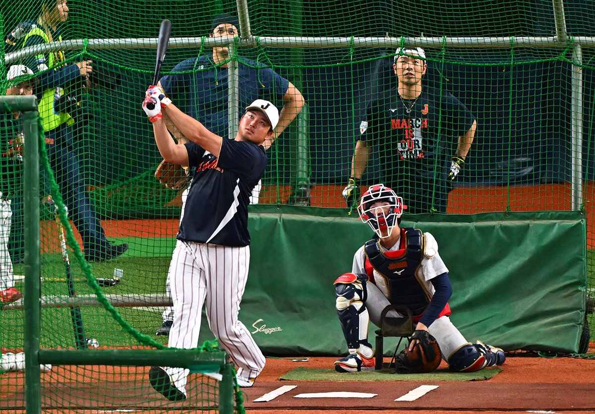 侍ジャパン】村上宗隆 合流早々で京セラ5階席弾！「明日の試合に出る