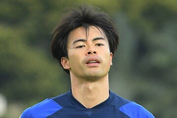 全体練習に参加した三笘
