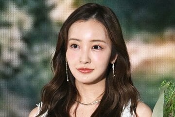 渦中の人となってしまった元AKB48の板野友美 	