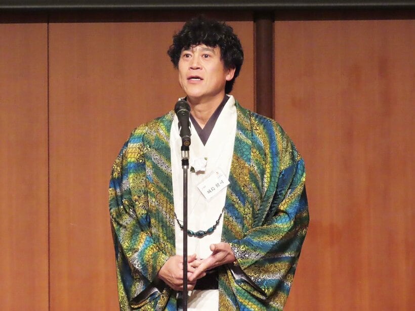 あいさつするソフトバンク・城島健司ＣＢＯ（球団提供）