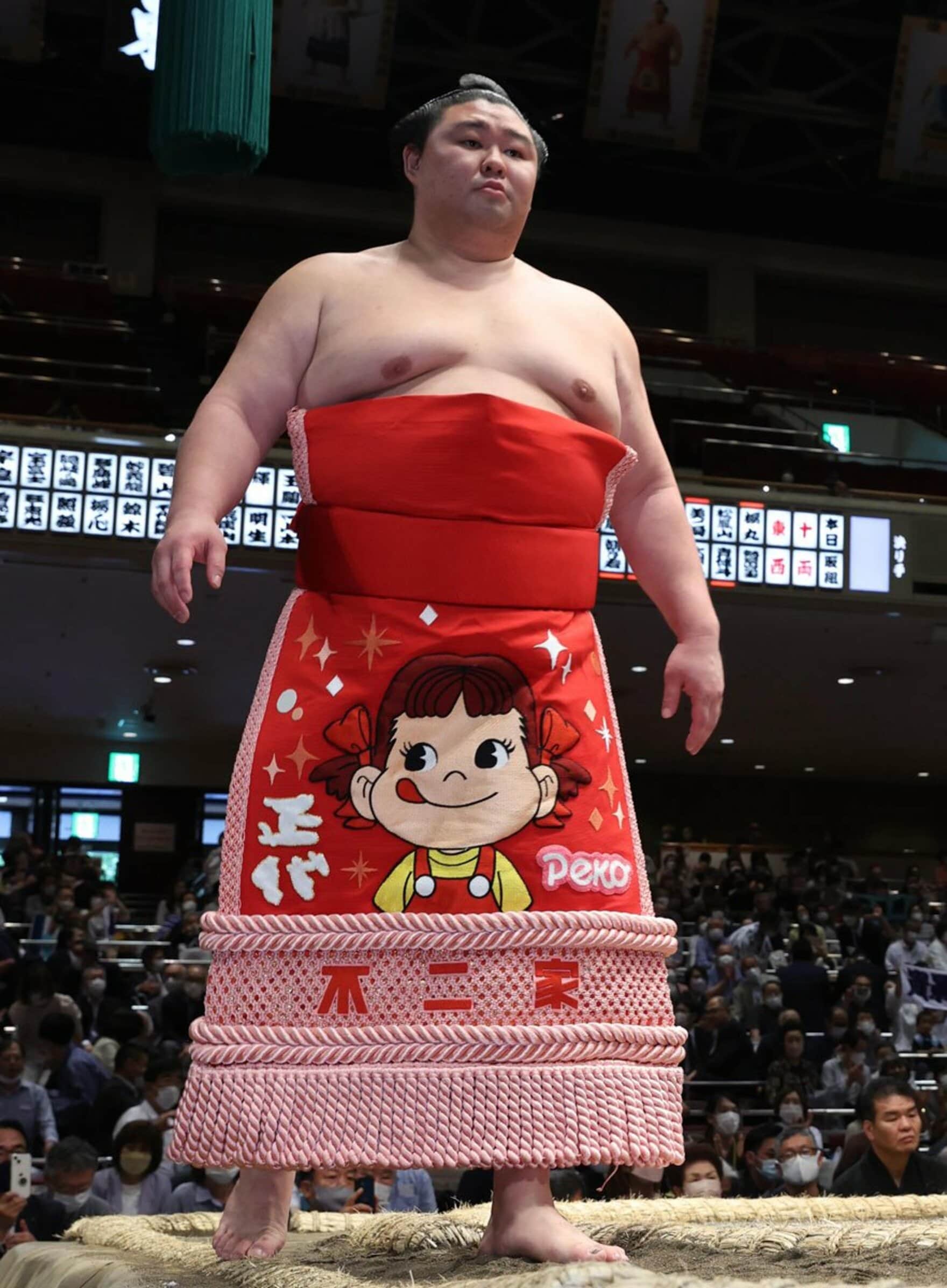 写真:【九州場所】気迫に満ちた正代 翠富士押し倒して3勝目「体自体は動いている」 | 東スポWEB