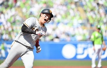 ２回に３号ソロを放った巨人・増田陸はこの表情（東スポWeb）
