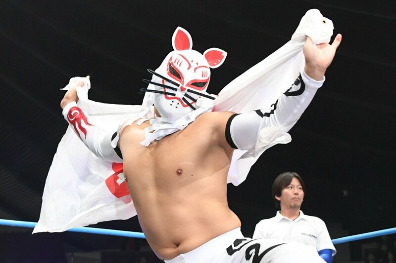 写真：【全日本】謎の覆面レスラー・KURAMAが青柳亮生との前哨戦