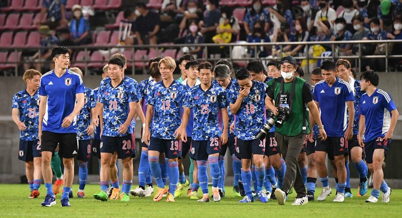  香港に大勝し笑顔の日本イレブンだが…（東スポWeb）