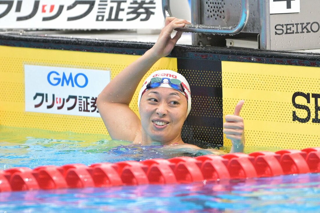 １着ゴールに会心の表情の鈴木聡美