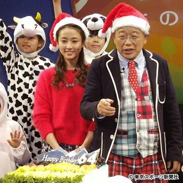 鶴瓶（右）の誕生日を祝った木村ら