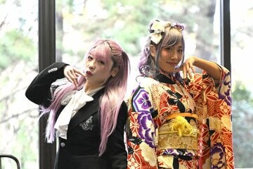 公の場では久々の対面となったスターダム・中野たむ(左)とウナギ・サヤカ