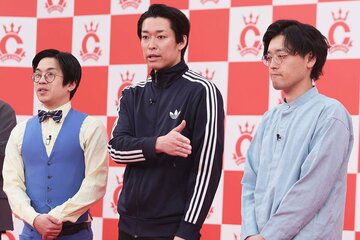 青色１号の榎本淳(左)、カミムラ(中)、仮屋そうめん