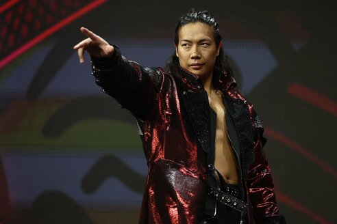 AEW】竹下幸之介がオスプレイと名勝負も一歩及ばず オーエン