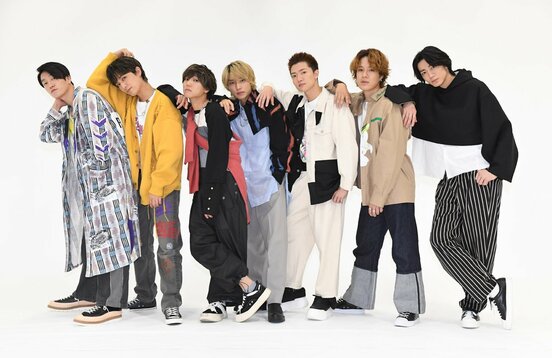 ７ＯＲＤＥＲの（左から）森田、萩谷、安井、阿部、諸星、真田、長妻