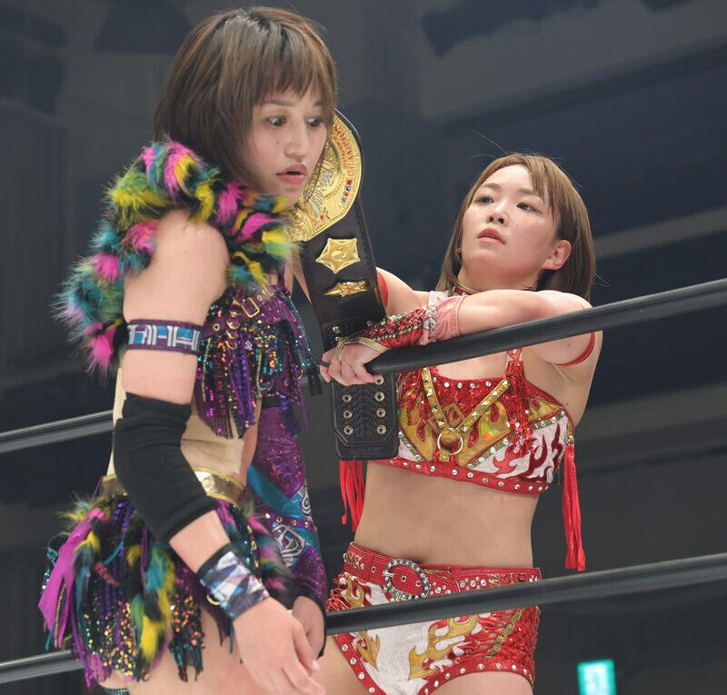 写真：【スターダム】IWGP女子王者・Sareeeと朱里が大舌戦「負ける気