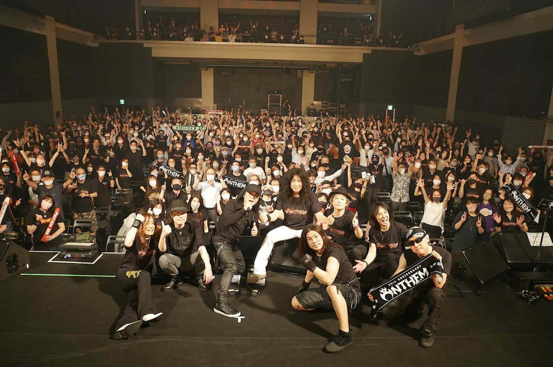写真:ヘビメタバンド・ANTHEMがツアー終了 腕とバルーンを振り上げる観客の熱気は通常のライブを凌駕 | 東スポWEB