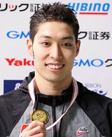  男子４００メートル個人メドレーで優勝し笑顔を見せる萩野公介(代表撮影)