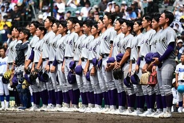 新田に快勝し、初戦を突破した花巻東ナイン