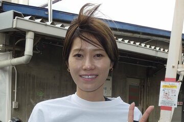 倉持莉々