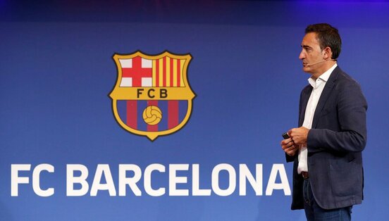  バルセロナのフェラン・レベルテルCEOも頭が痛い…(ロイター)