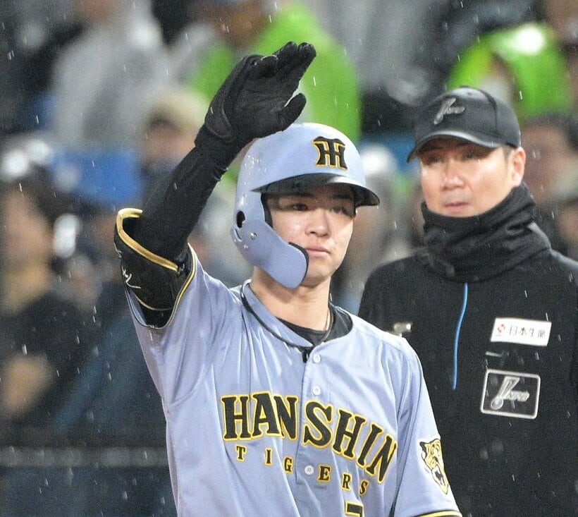３回、勝ち越し打を放った阪神・中野拓夢