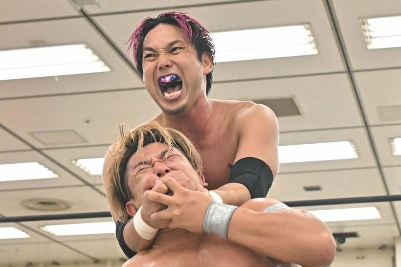 山村武寛(下)と激闘を繰り広げた〝外敵〟小峠篤司