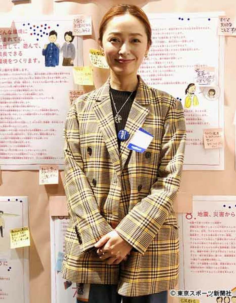  本紙の取材に応じた市井紗耶香