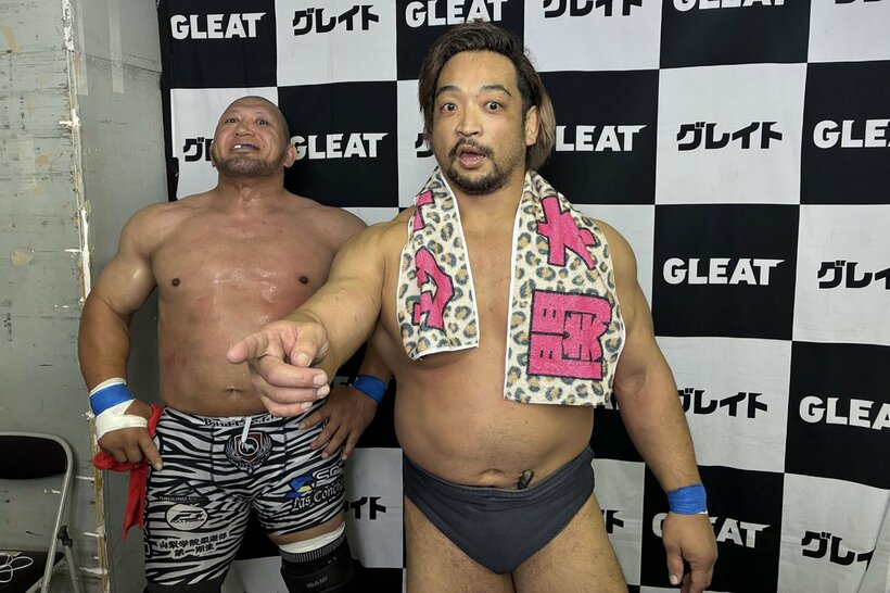 UWF王座奪取へ〝王手〟をかけた関本（右）と関根