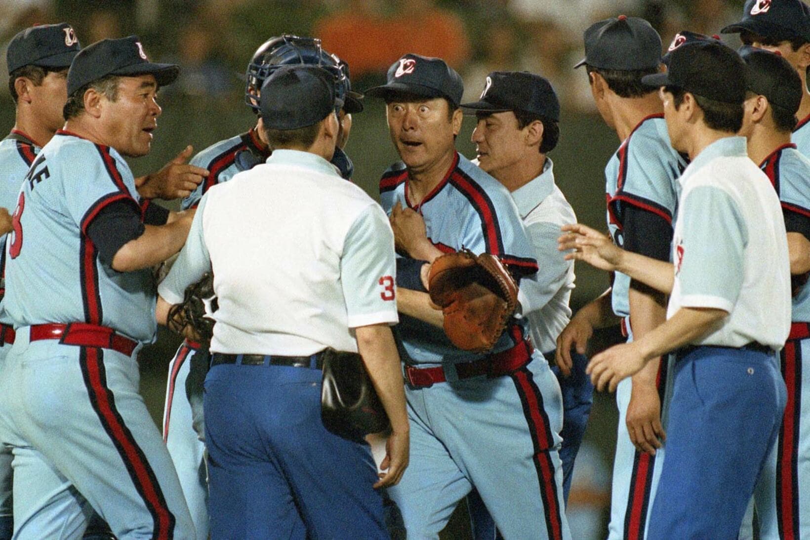 暴言と暴行が止まらない金田監督