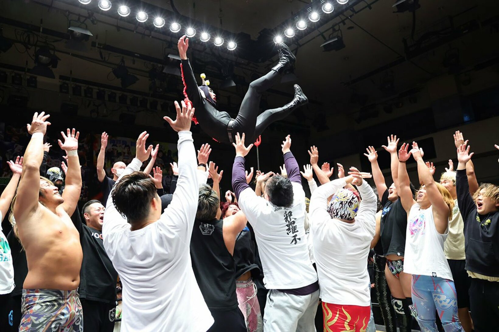 胴上げされるこのまま市川