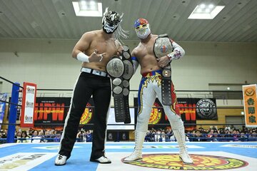 北見大会に出場したエル・デスペラード（左）とミスティコ