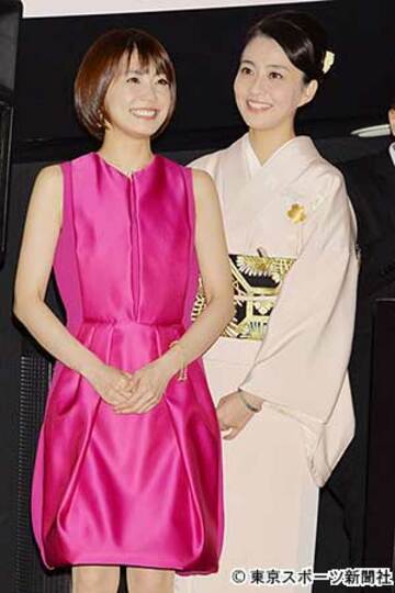  “一卵性姉妹”麻央さん（右）も天国で喜んでいるだろう
