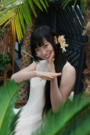 ポーズを決めた福井裕佳梨