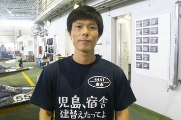 地元愛のこもったTシャツ姿の末永由楽