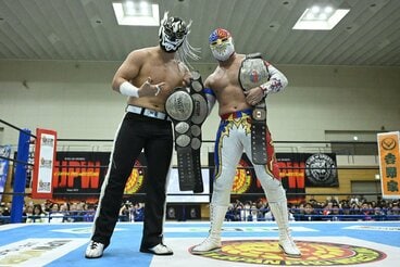 北見大会に出場したエル・デスペラード(左)とミスティコ