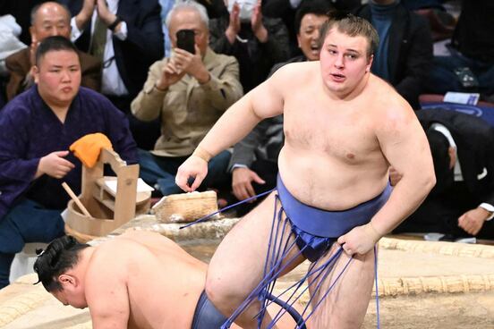 稽古を重ねて強さを磨いた安青錦