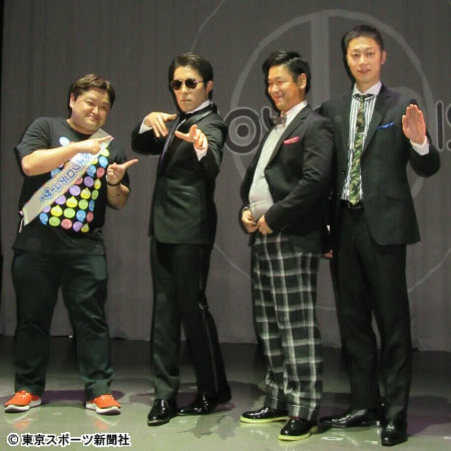 「はんにゃ」とともにイベントに参加した中田敦彦（左から２番目）　